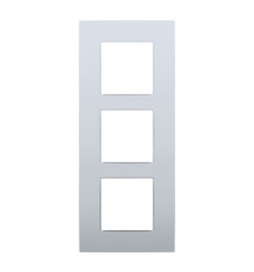 Niko Drievoudige afdekplaat met 60 mm centerafstand, verticaal Niko Intense sterling - 121-76300