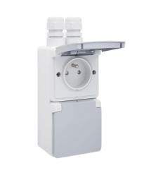 Niko Prise double verticale étanche aux projections d’eau, avec broche de terre, obturateurs de protection et bornes à connexion